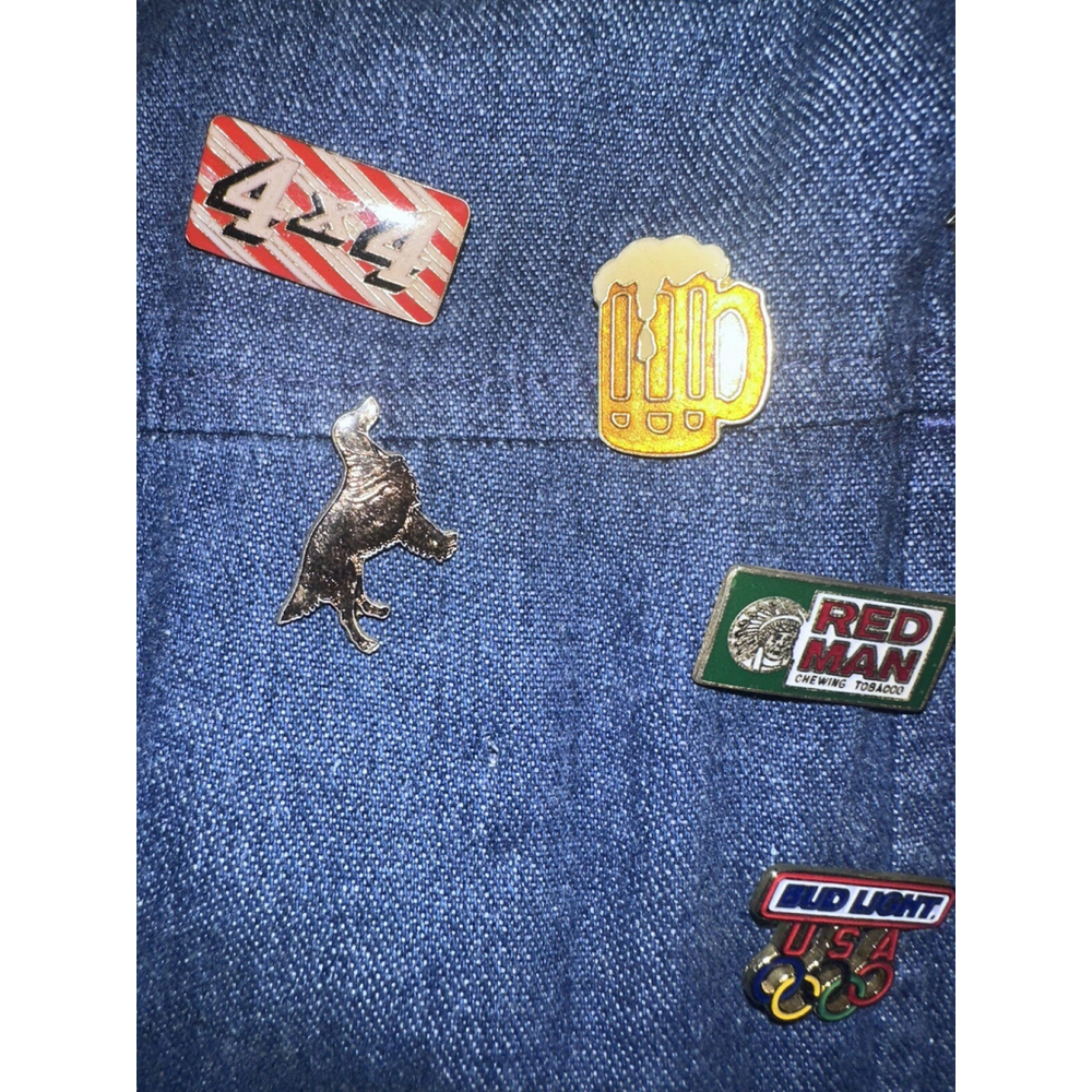 Denim Zip Front vest With 30 + Vintage Pin Collection - Picture 6 of 16